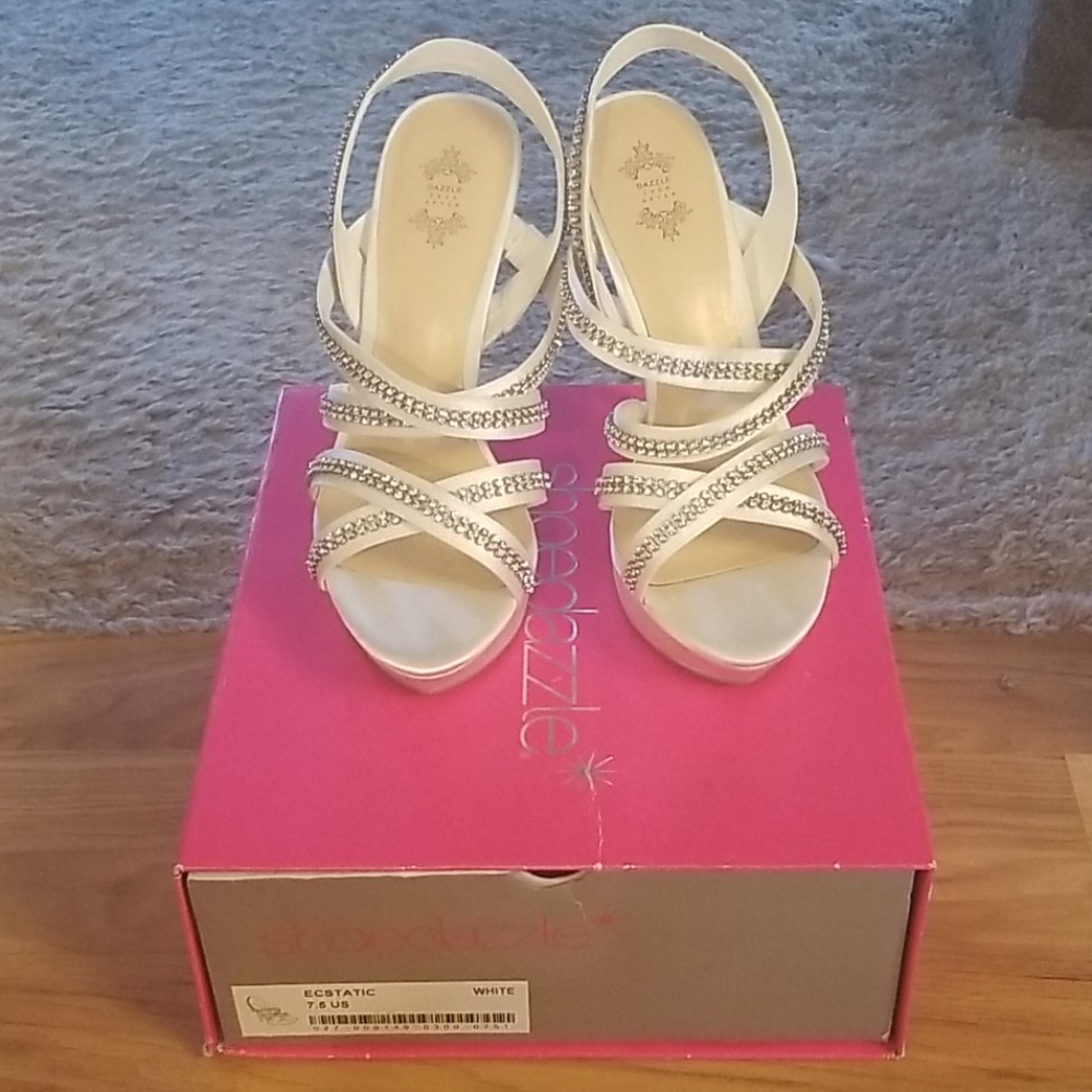 Shoedazzle Ecstatic White heels NWOT